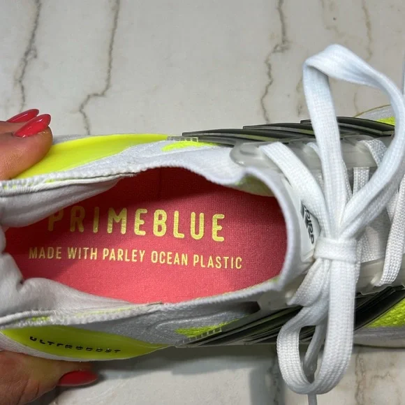 Adidas Ultraboost (Size 7.5) - Picture 8 of 8